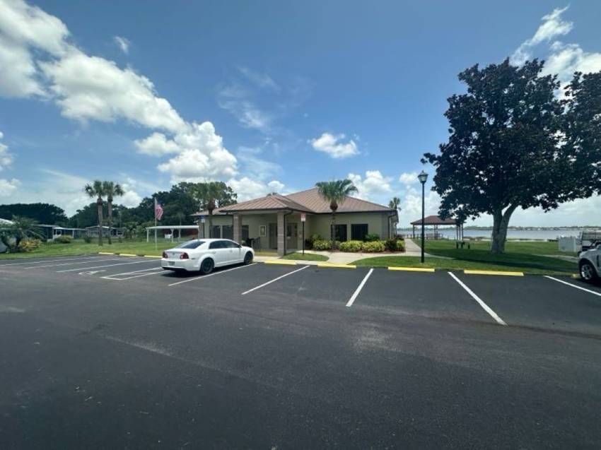 543 Lake Henry Drive a Winter Haven, FL Mobile or Manufactured Home for Sale